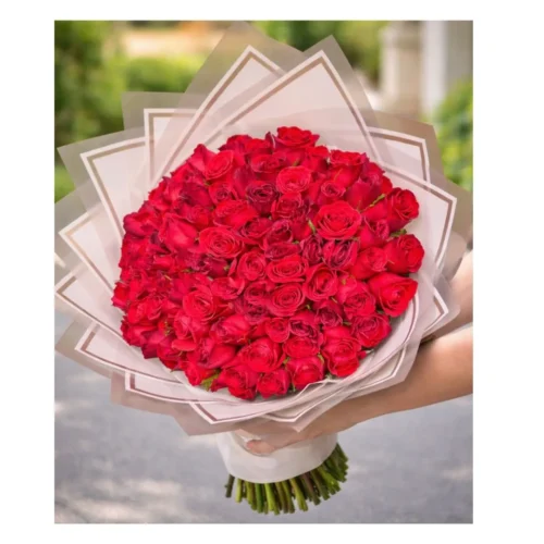 Ramo buchón gigante de rosas rojas premium. Regalo impresionante de gran volumen.