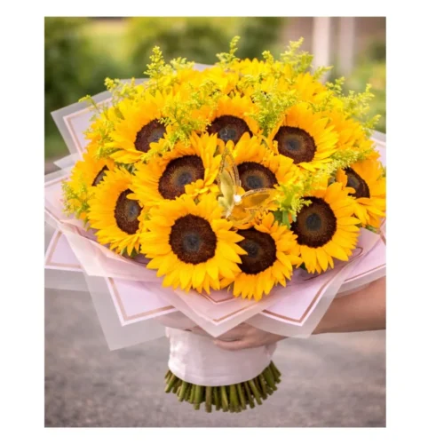 Bouquet abundante de girasoles frescos. Regalo alegre y vibrante.