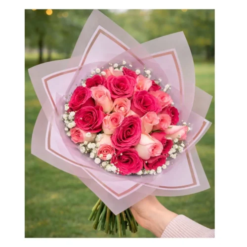 Bouquet de rosas en dos tonos de rosado (fucsia intenso y pastel suave).